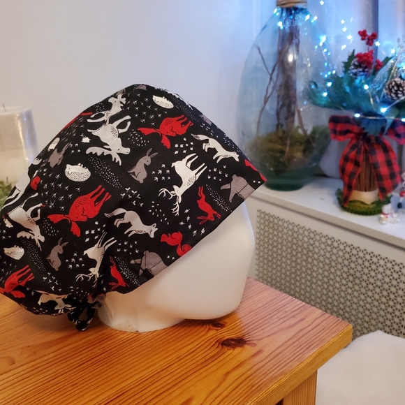 Scrub-hats Wildlife - Picture 8 of 9